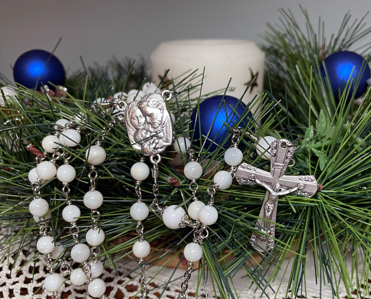 Christmas Rosaries & Chaplets