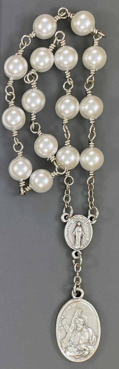 (Z166-2) Pearl Saint Andrew Christmas Chaplet: $11.99 (CAD)