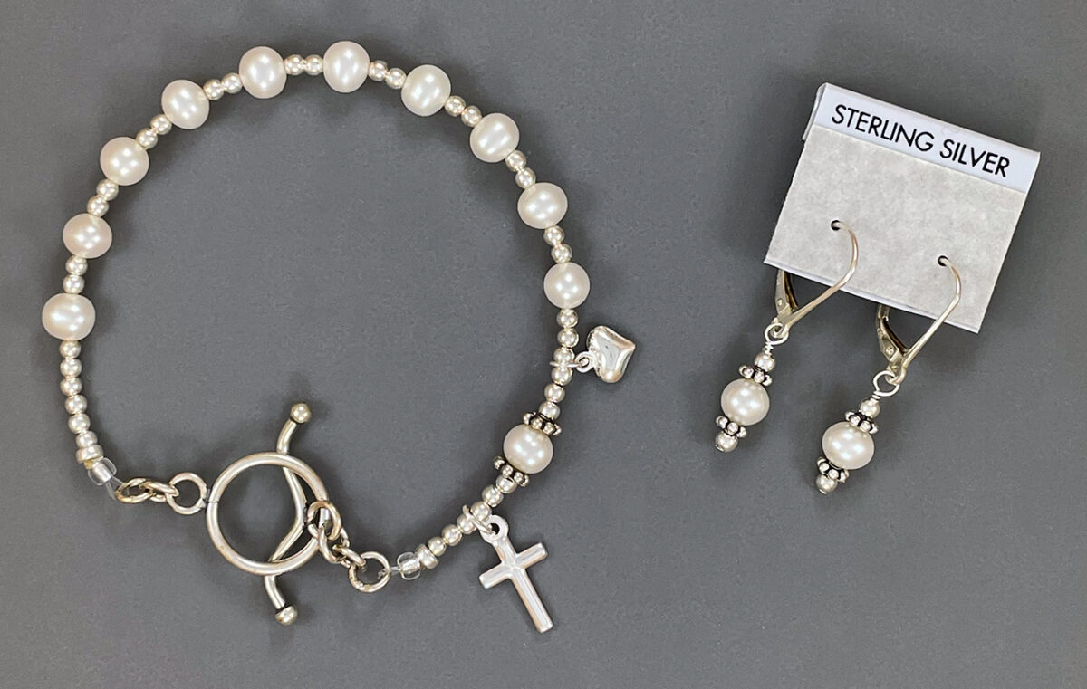 Pearl Rosary Bracelet & Earring Set: $60.99 (CAD)